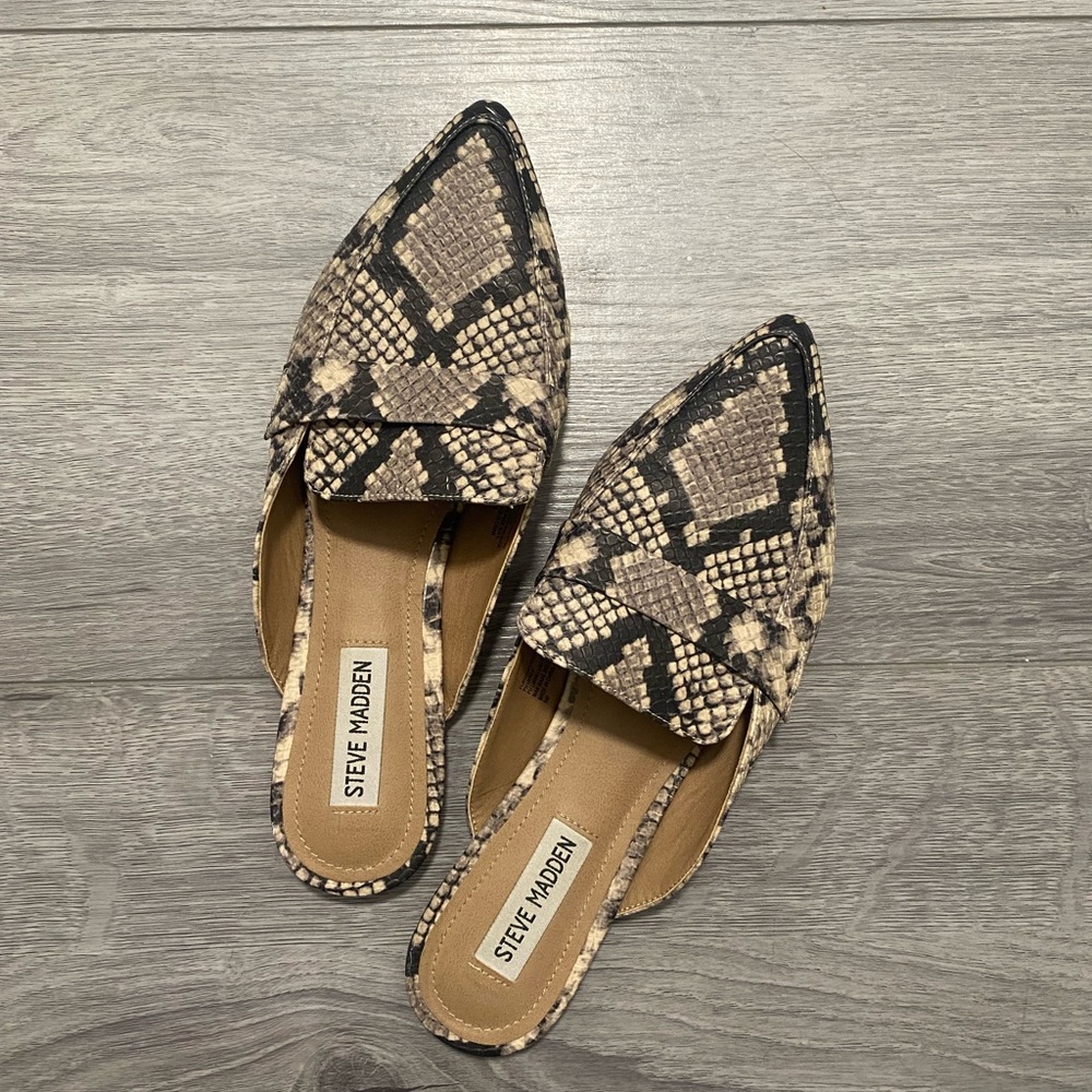 STEVE MADDEN SNAKESKIN MULES